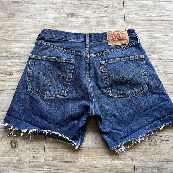Levi's Denim Shorts 29 Dark Blue Mid Rise Vintage - Picture 1 of 8
